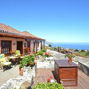 https://carlota-brena-baja.in-canary-islands.com